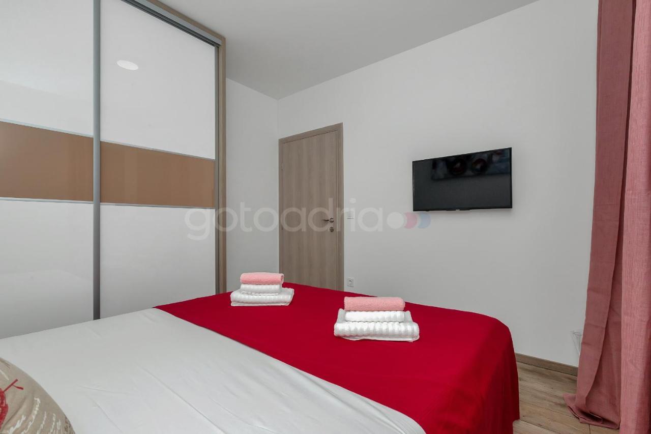 Luxury Apartment Poseidon - Free Beach Parking Makarska Exterior photo